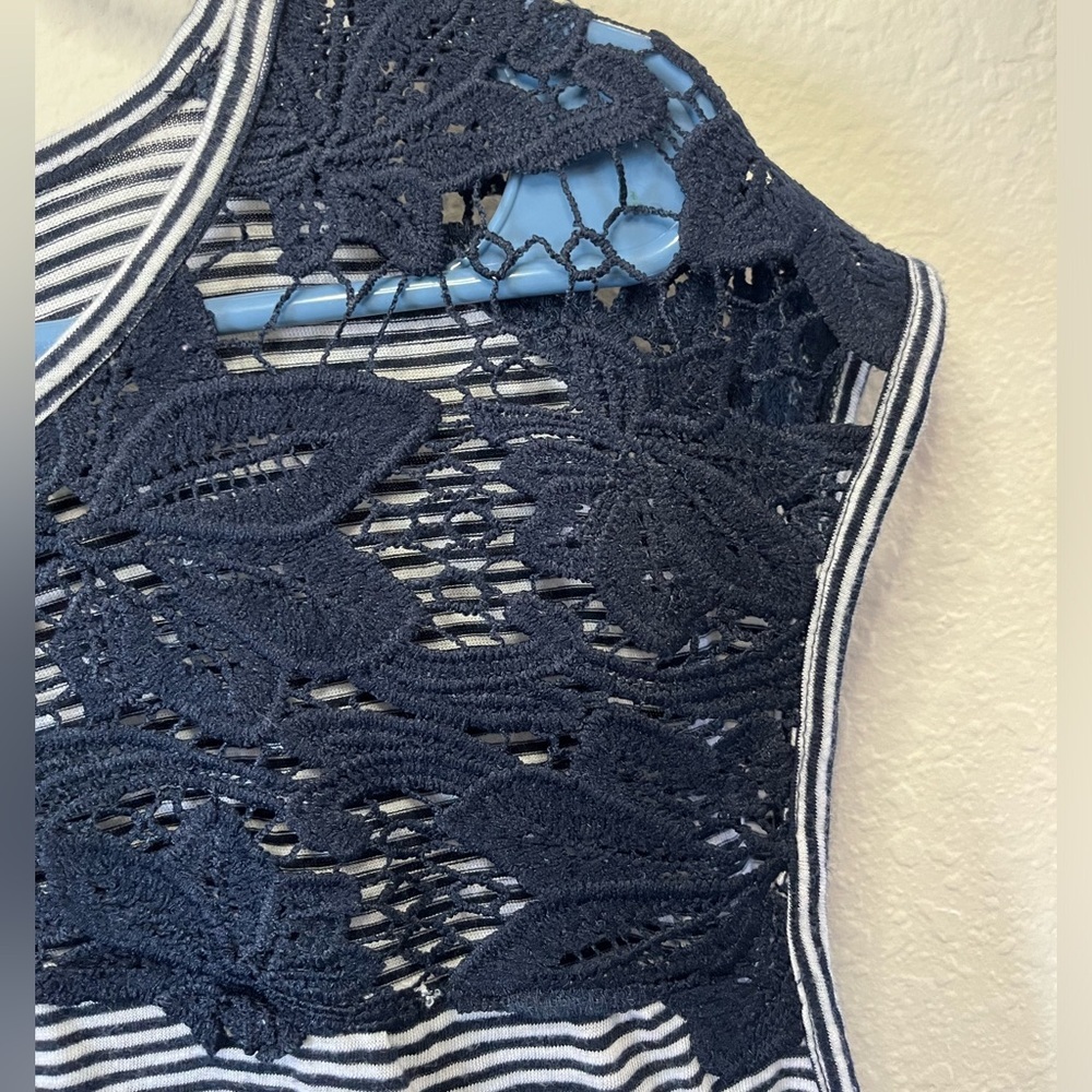 LOFT striped lace trim top, size M - Picture 3 of 5